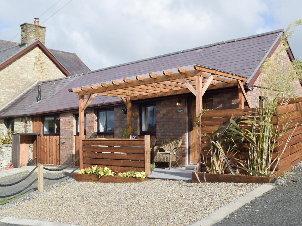 The Chapel Barn Villa Llangunllo Exterior photo